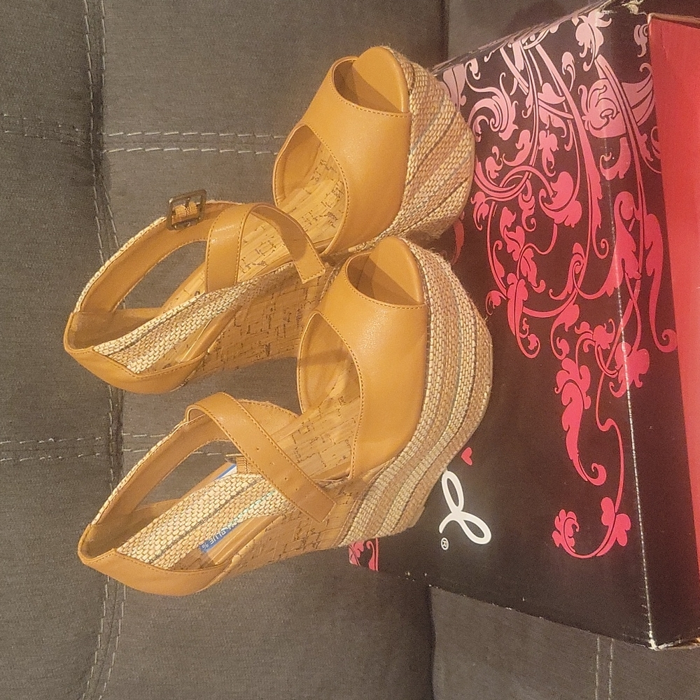 Wedge sandals